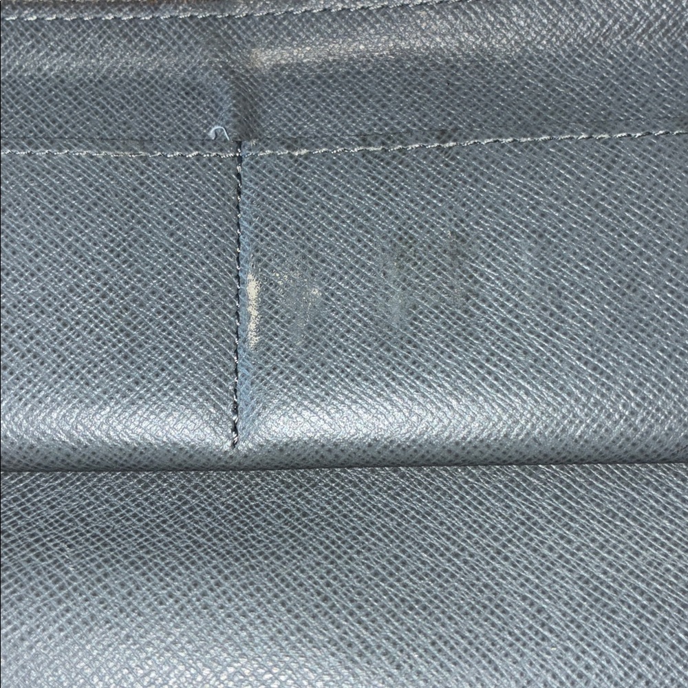 Louis Vuitton Silver Tiaga Wallet - Picture 17 of 17